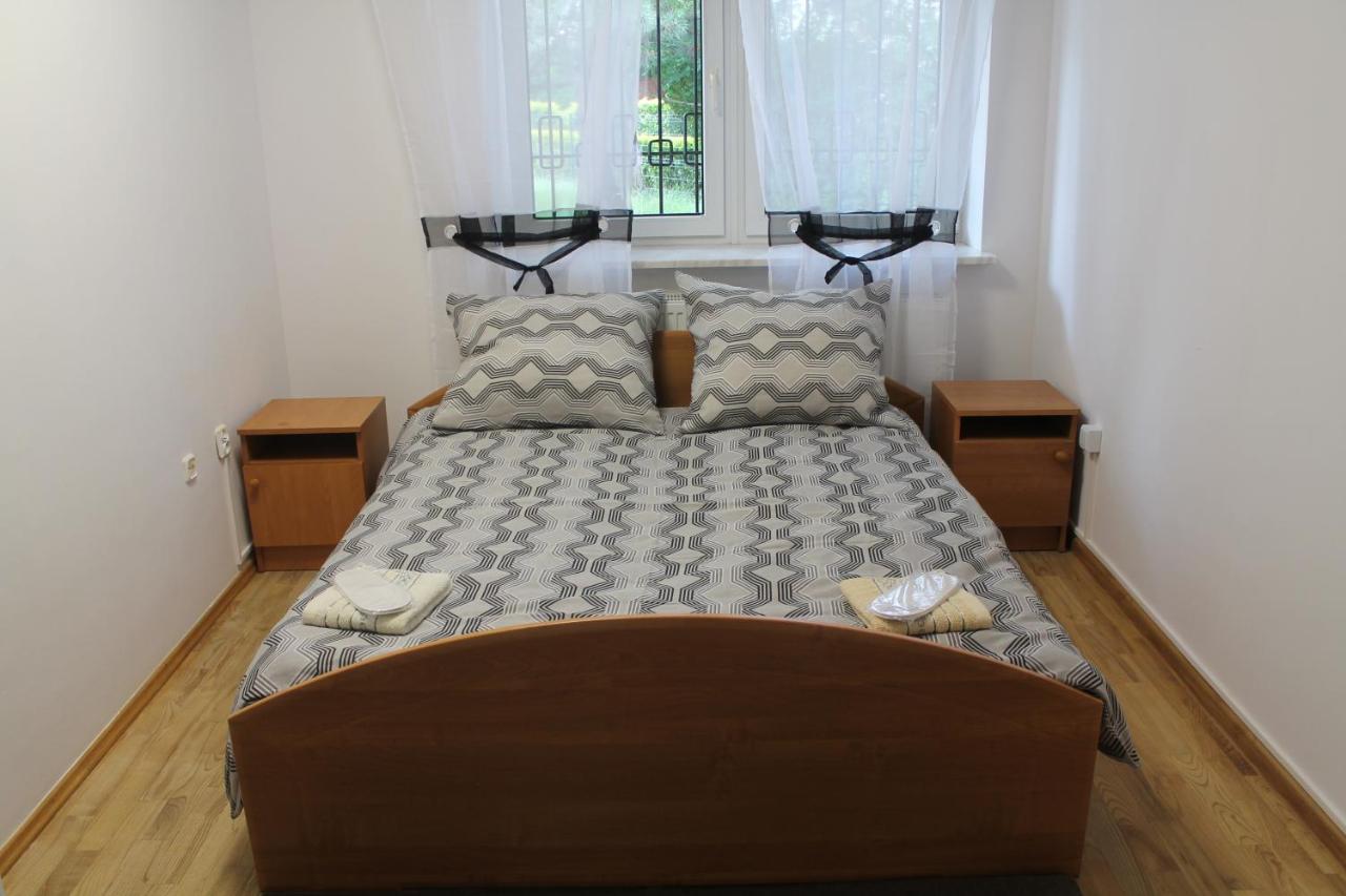 Saska Ochota Forest Guest House 华沙 外观 照片