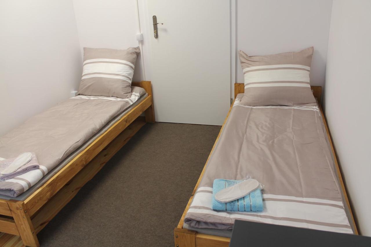 Saska Ochota Forest Guest House 华沙 外观 照片