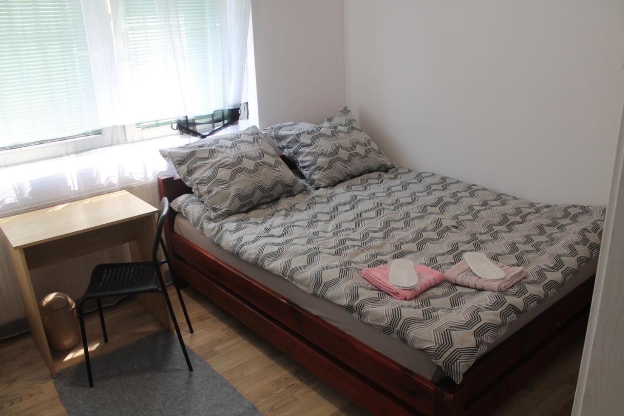Saska Ochota Forest Guest House 华沙 外观 照片