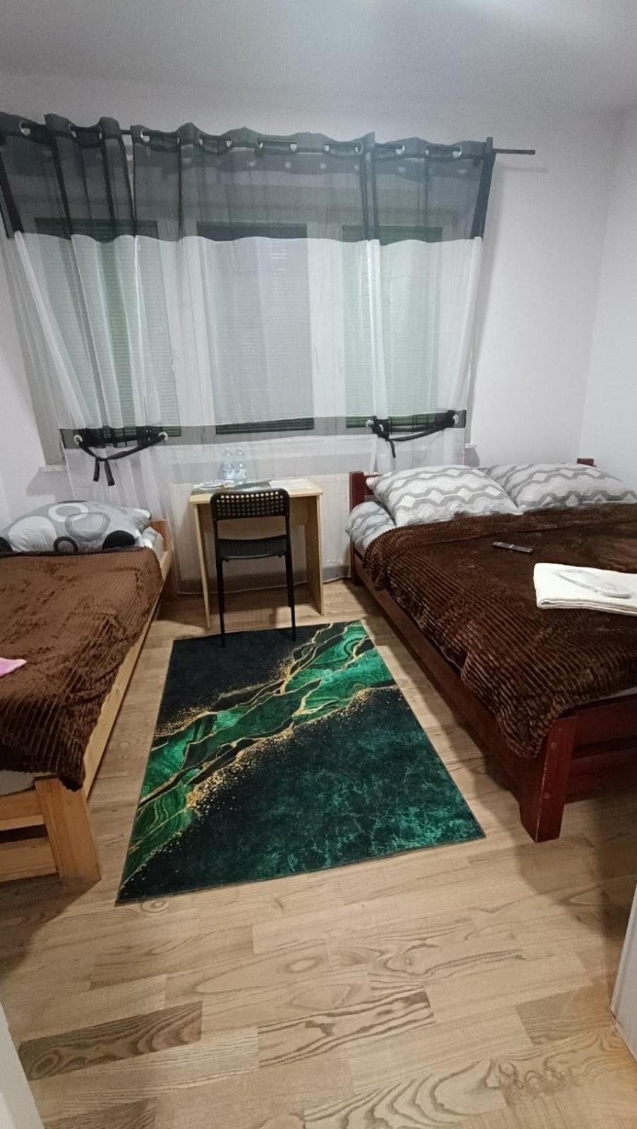 Saska Ochota Forest Guest House 华沙 外观 照片